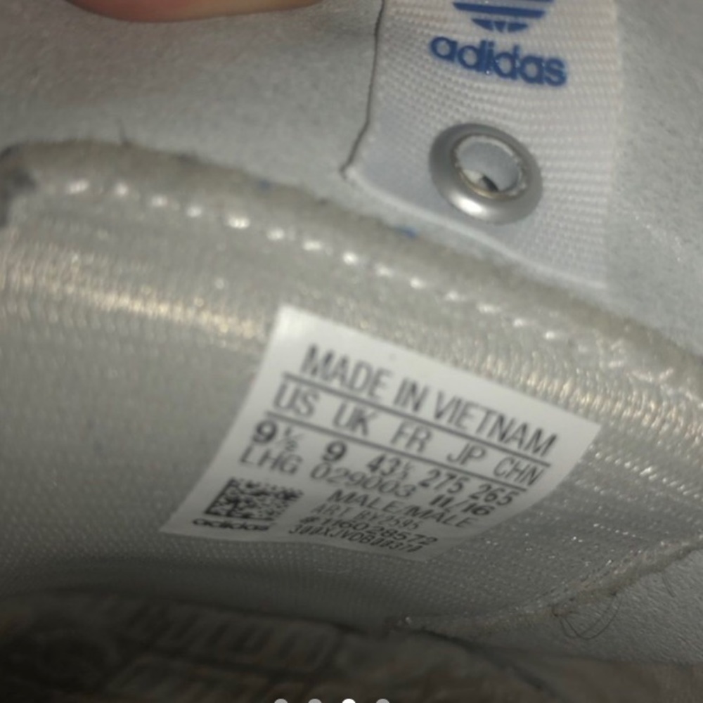 UNDEFEATED ADIDAS, RARE! - Picture 3 of 4
